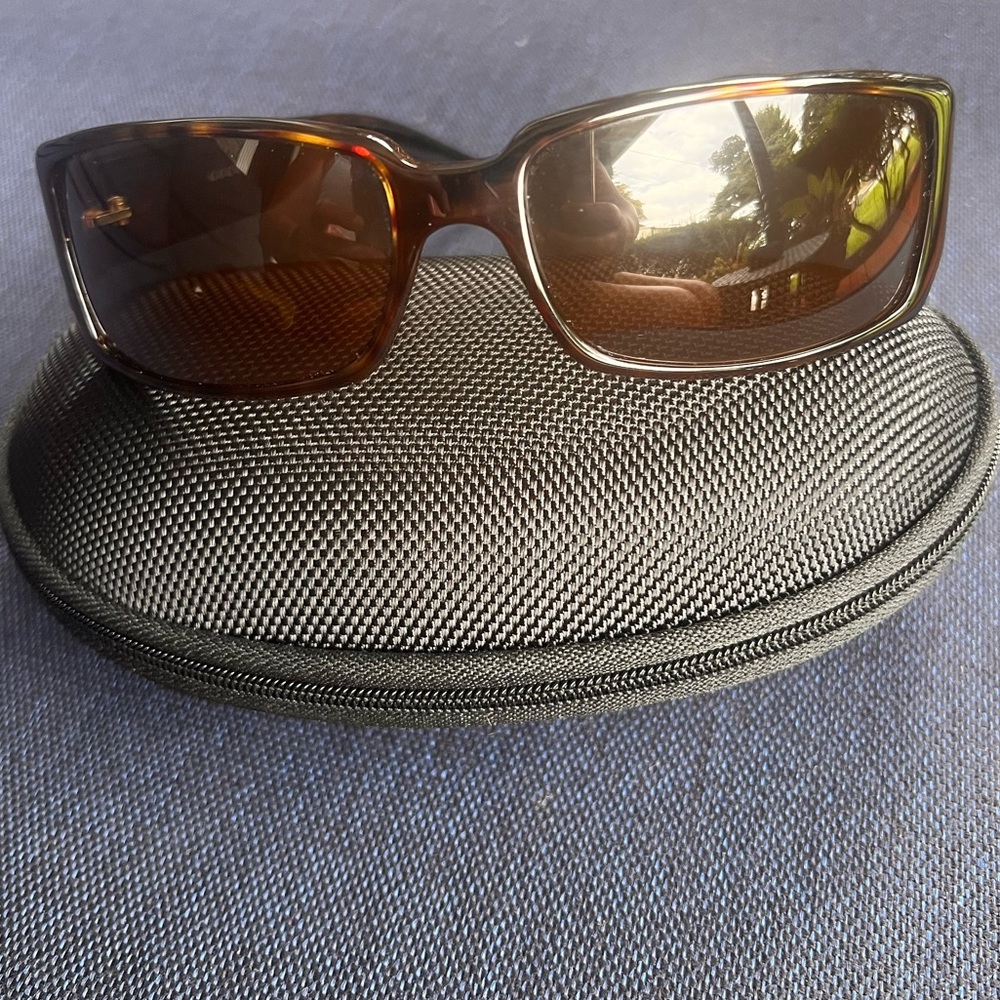 GUCCI SUNGLASSES IN EXCELLENT USED CONDITION - Picture 11 of 13